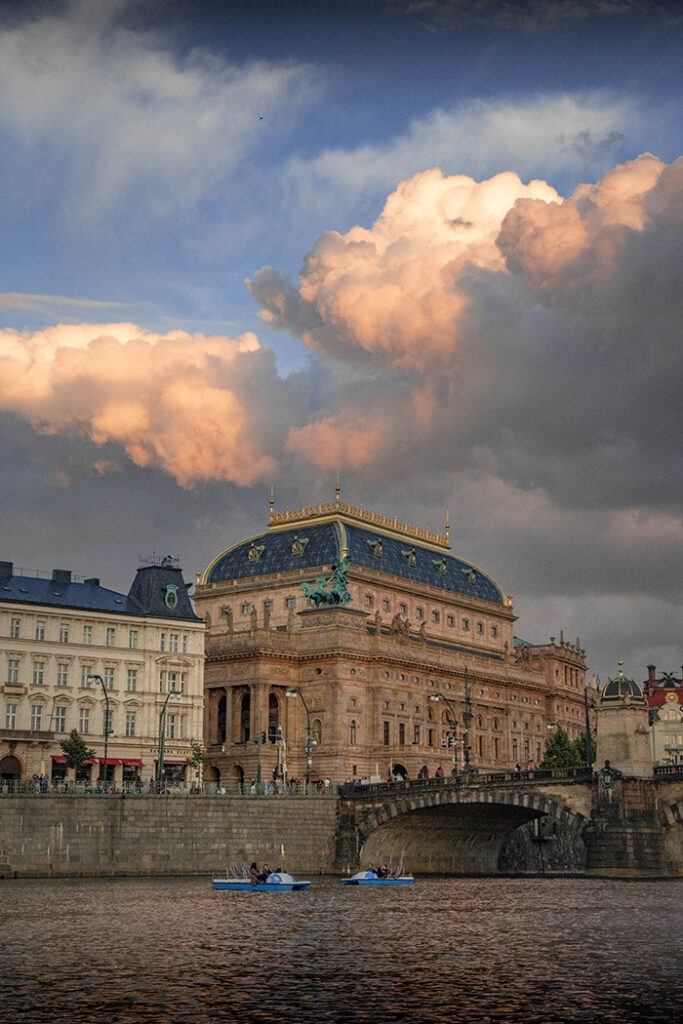 Opernhaus in Prag in Tschechien